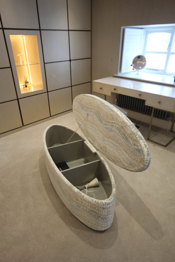140-bedroom-design-storage-footstool