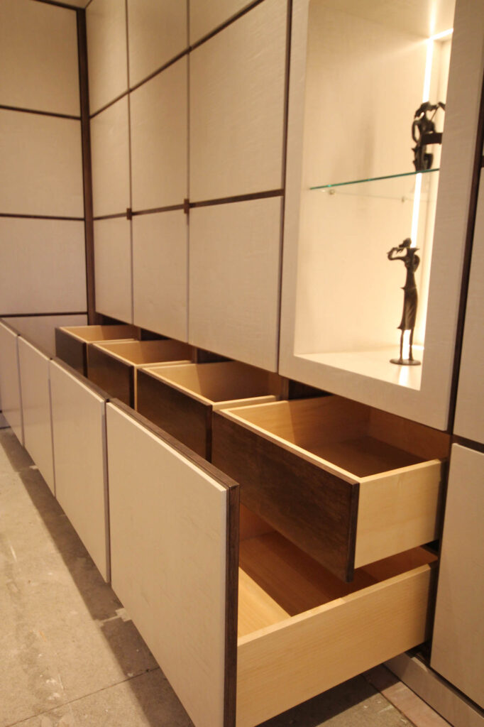 140-bespoke-bedroom-design-wardrobes