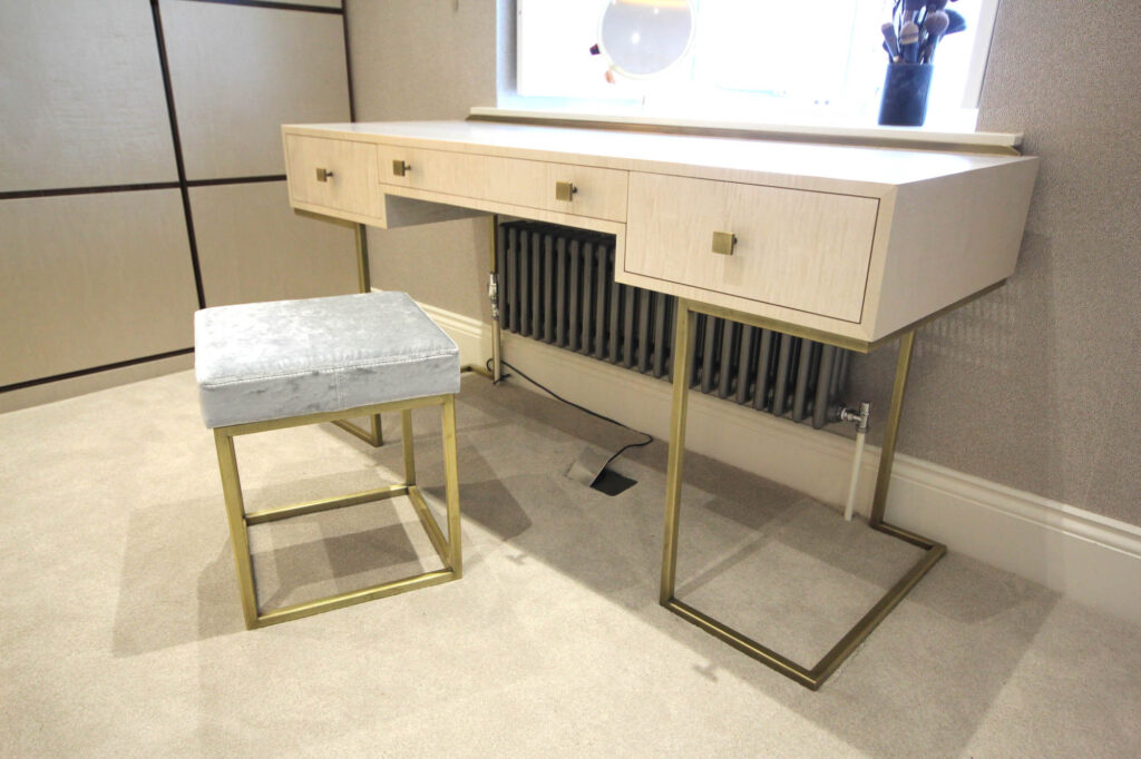140-dressing-table-bedroom-design