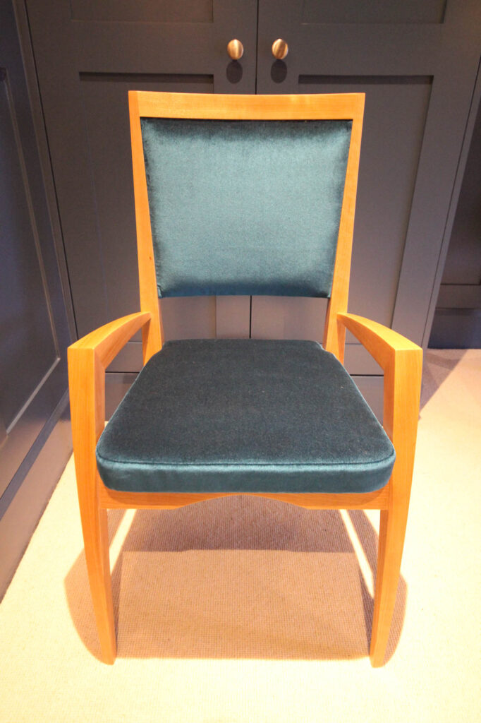 171a-velvet-upholstered-dining-chair
