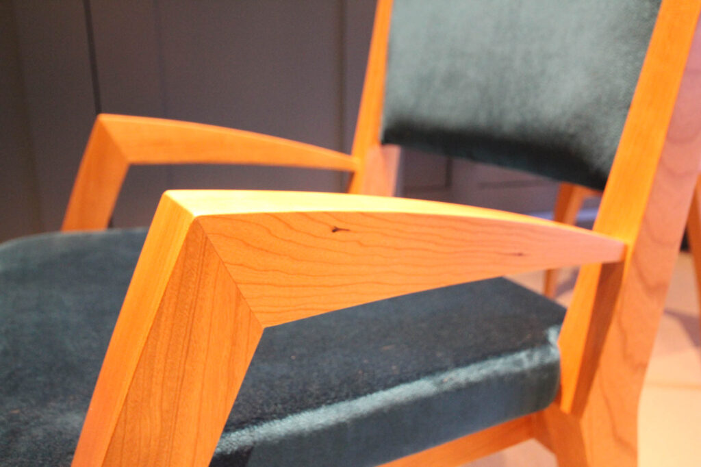 171a_dining-chair-carver