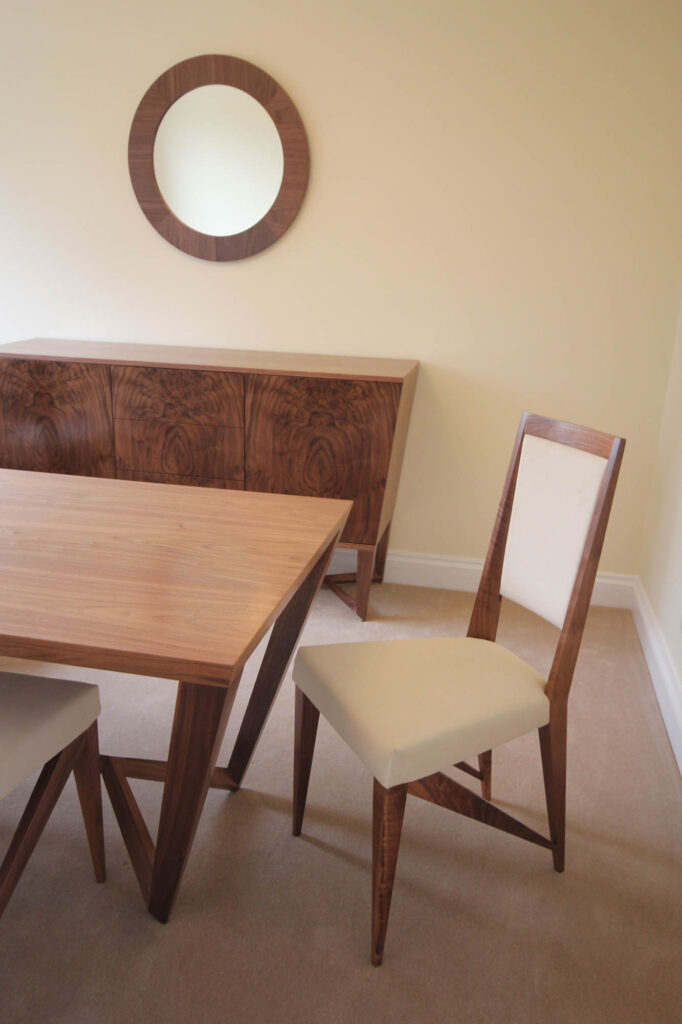41-spyder-dining-chair-room